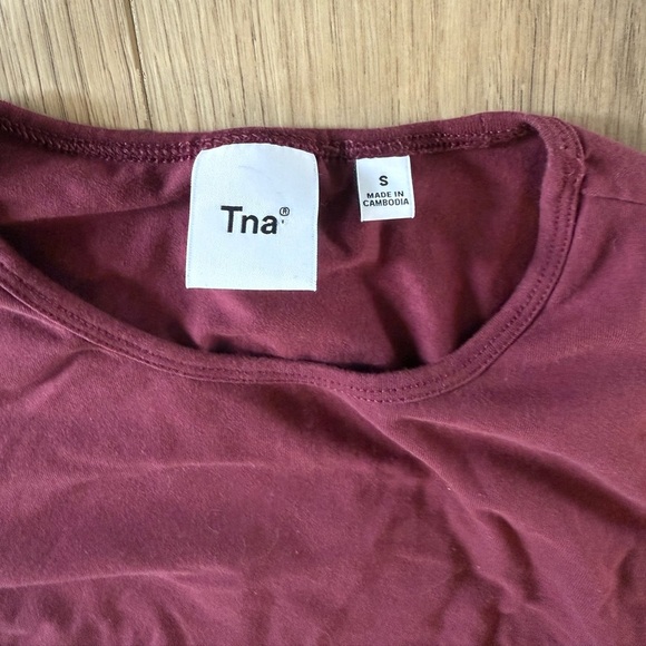 TNA burgundy & Sunday Best black crop tops both size small - Picture 2 of 6